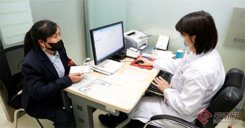 云南省婦幼保健院為雷鋒出租車隊(duì)女駕駛進(jìn)行免費(fèi)體檢